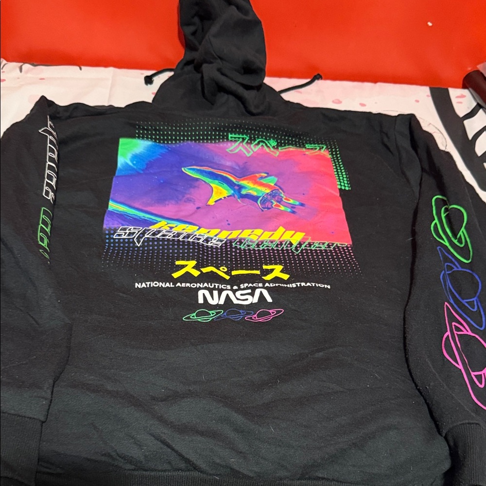 Vibrant Planet Graphics Unisex Hoodie Sz Lg (24p2p-26L) Great Condition